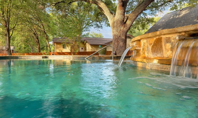 Windcrest House | La Casa Club de Golf - w/pool and hot tub!