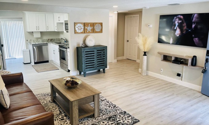 St. Petersburg - Clearwater House | La Casita of St. Petersburg near Beaches and Bars!