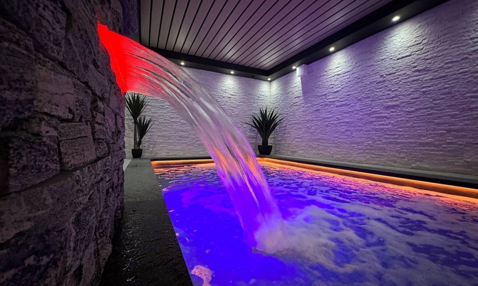 Montvalezan Bed & Breakfast | La Chambre Abondance in Savoie