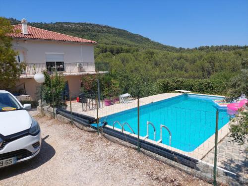 Sollies-Toucas Apartment | La colline