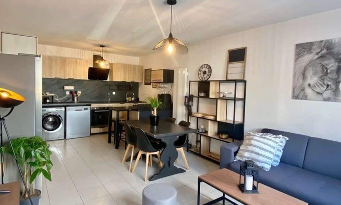Poitiers Apartment | La Coquille: bright, cozy, 3 min from Parc Expo