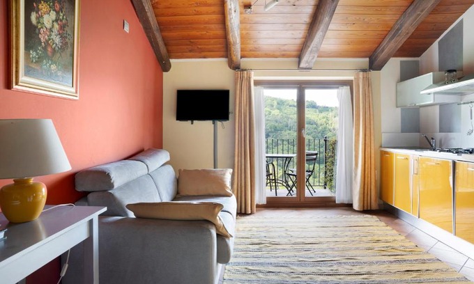 Cerretto Langhe Apartment | La Corte di Langa Alloggio Topazio