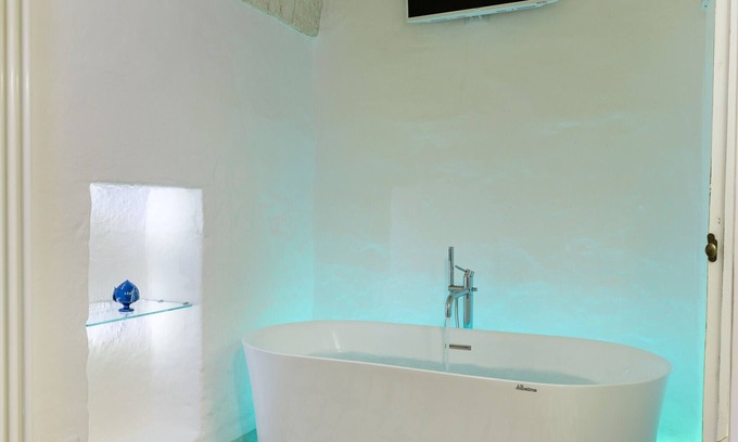 Ostuni Ski Chalet | La Dimora del Tempo con Jacuzzi by Wonderful Italy