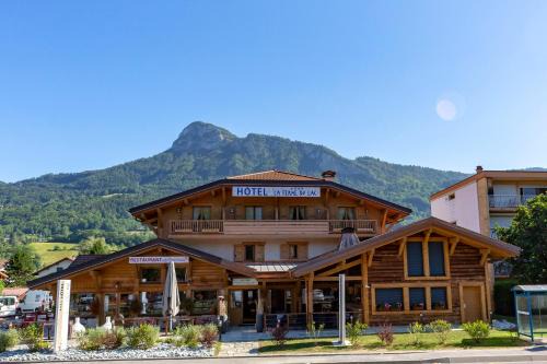 Thyez Hotel | La Ferme Du Lac