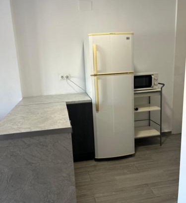 Zaragoza Centro House | La Ferroviaria - Pequeña Suite De 1 Dormitorio Con Salón y Office más Baño Privado - Prohibido Fumar- Sin Ascensor-