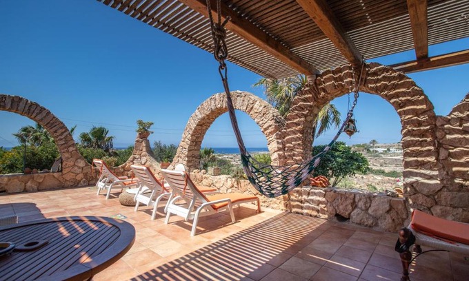 Lampedusa Hotel | La Gariga