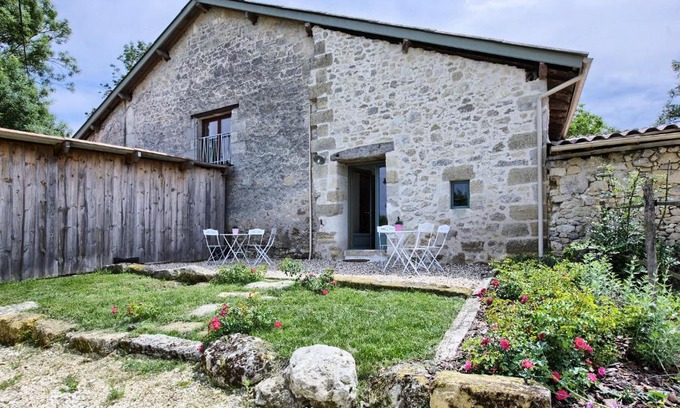 Verac Bed & Breakfast | La Grange d'Oustaud