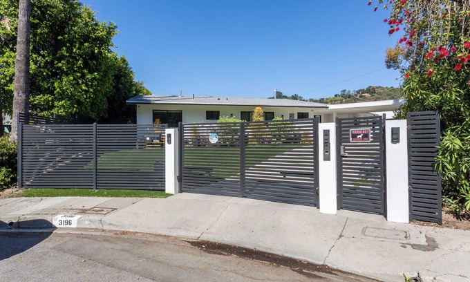 Studio City House | LA Hills Modern Pool Home w Movie Theater & View