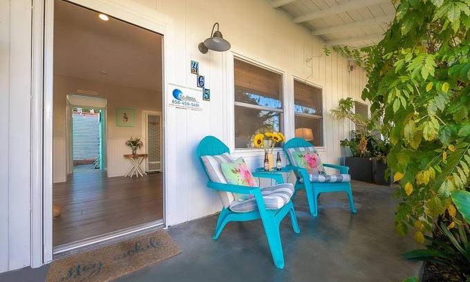 Beach Barber Tract Cottage | La Jolla Cottage, cutest cottage at Windansea Beach!
