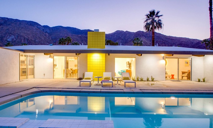 Vista Las Palmas House | La Joya Moderna - Grand Mid Mod Home in Vista La Palmas. Walk to Town