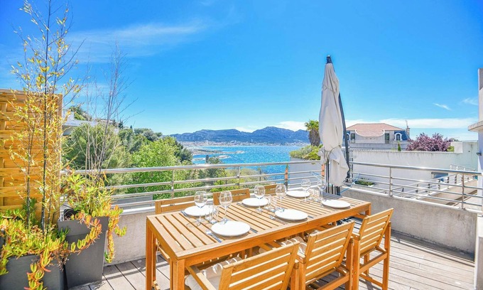 Roucas-Blanc Villa | La Kennedy - Villa vue mer avec piscine et parking