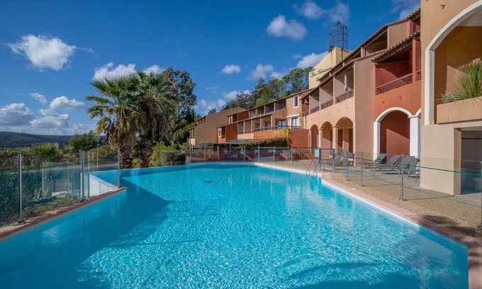 Bormes-Les-Mimosas Apartment | La Lavandière