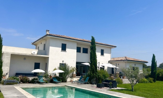 Arles House | LA Maison DE Famille