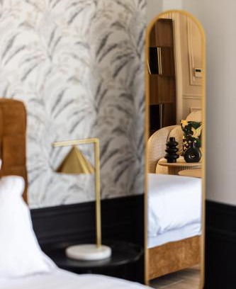 Thessaloniki City Centre Apartment | La Maison de l'Arc- Elegant Stay with Unique View by BiNoBi!