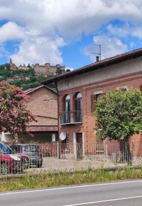 Magliano Alfieri Apartment | La Mansarda sotto il Castello