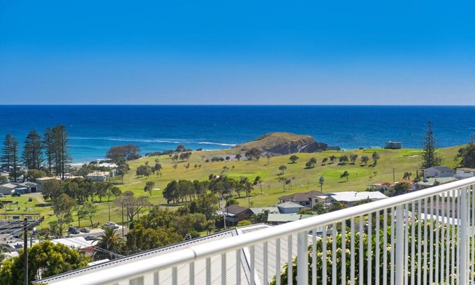 Crescent Head House | La Mer, 19 Dulconghi Street