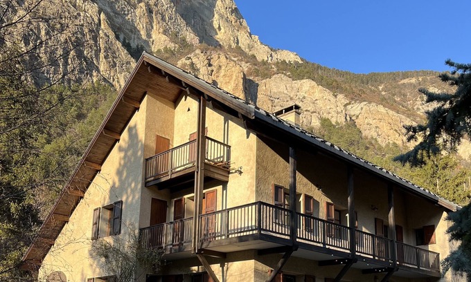 Les Vigneaux House | La Parenthèse en Ecrins : Grande Maison Tout Confort Dans un Écrin de Verdure