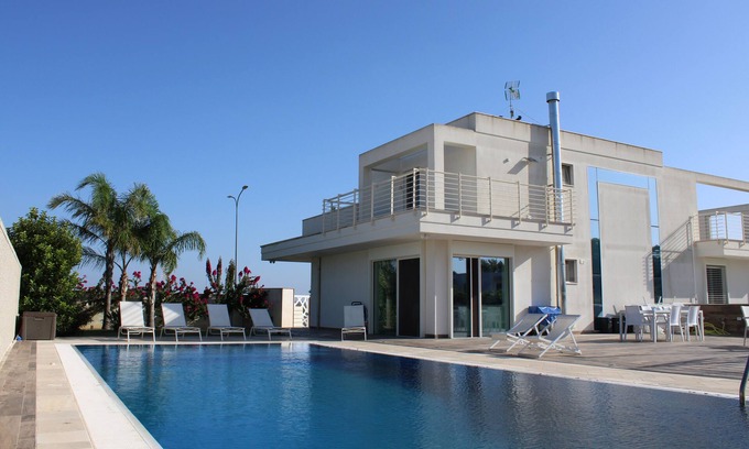 Lecce Villa | La Perla Bianca Luxury Villa