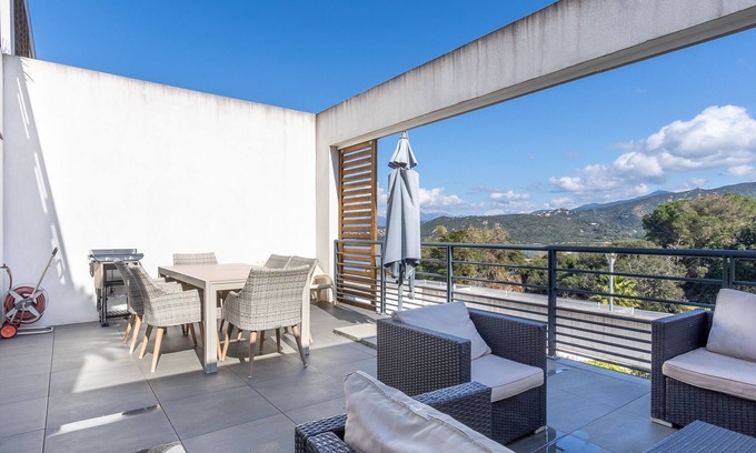 Verghia Apartment | La Plage d'Argent - Vue mer et montagne