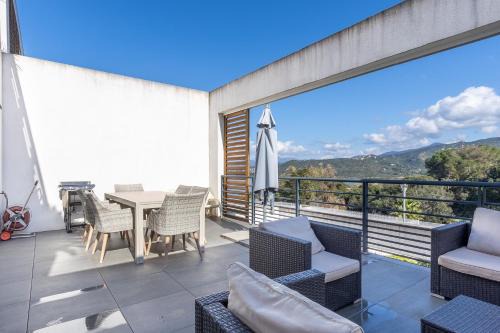 Verghia Apartment | La Plage d'Argent - Vue mer et montagne
