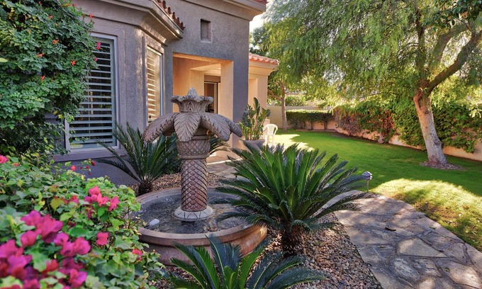 La Quinta House | La Quinta- 3 Bd/3 Bath w/Pool, Spa, BBQ, Cabana, Fire Pit-Quiet