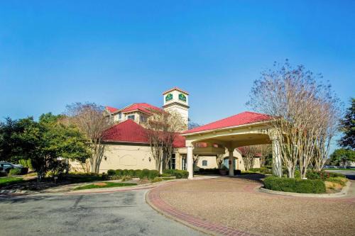 East Oak Hill Hotel | La Quinta by Wyndham Austin Southwest