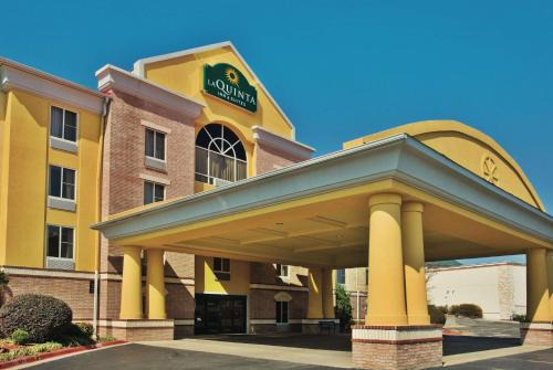 Hot Springs Hotel | La Quinta by Wyndham Hot Springs