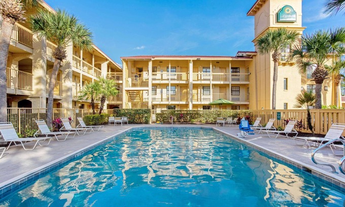 Orlando Hotel | La Quinta Inn by Wyndham Orlando Airport West