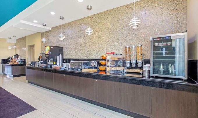 Central City Hotel | La Quinta Inn & Suites by Wyndham Corpus Christi Airport