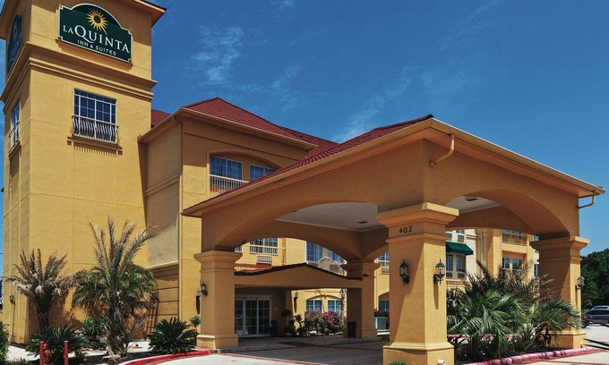 Livingston Hotel | La Quinta Inn & Suites by Wyndham Livingston