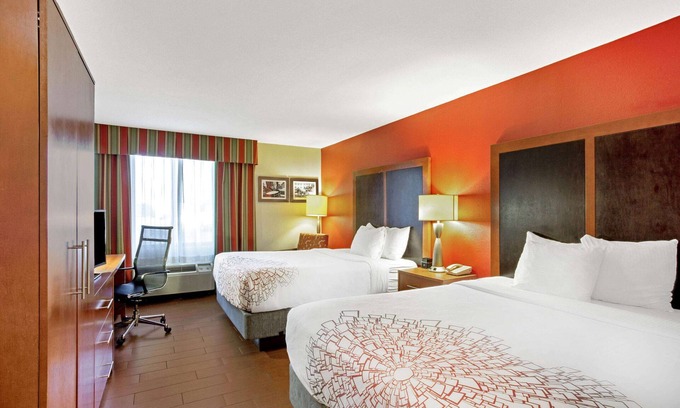 Williamsburg Hotel | La Quinta Inn & Suites by Wyndham Williamsburg Historic Area