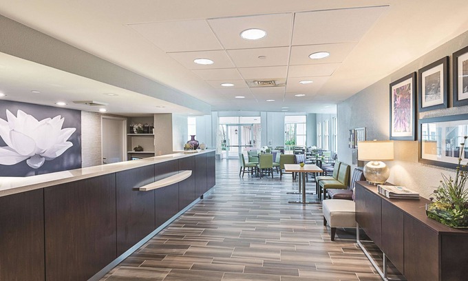 Plantation Hotel | La Quinta Inn & Suites by Wyndham Plantation at SW 6th St