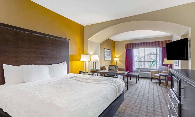 Satsuma Hotel | La Quinta Inn & Suites by Wyndham Mobile Satsuma/Saraland