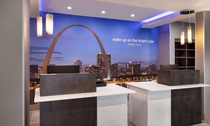 Sunset Hills Hotel | La Quinta Inn & Suites by Wyndham St Louis Route 66