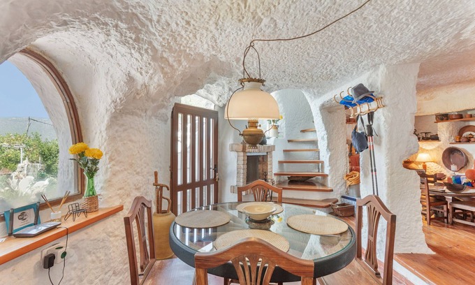 Juncalillo House | 'La Solana' with mountain views, private garden and Wi-Fi