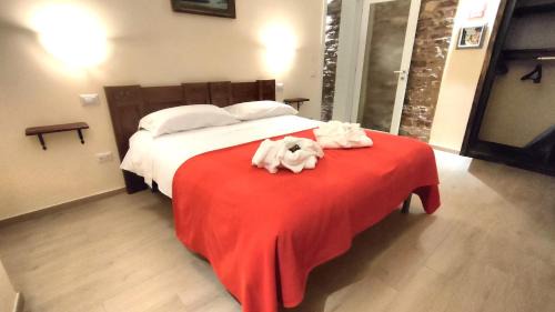 Assisi Apartment | LA SUITE DI SAN RUFINO, 6 minuti da San Carlo Acutis, Centralissimo, Amato dagli Ospiti - Piano Terra, 2 Letti Matrimoniali, Spazioso, Perfetto - MyAssisiSuite, più di un semplice Appartamento - La nostra Forza è DISPONIBILITÀ Live 24-7, MÓWIMY PO POLSKU