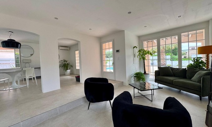 Baillargues Villa | La Villa verdoyante - Between garrigues & beaches