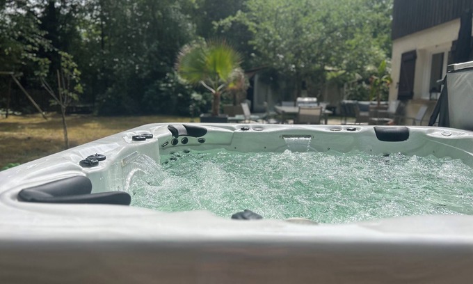 Lacanau House | Lacanau, upscale villa with private jacuzzi, parc la Marina de Talaris