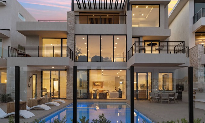 St. George House | Lagoon Life Beach House: Private Pool, Lagoon + Beaches + Fall Break Availabilit