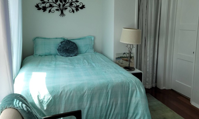 Laguna Beach Apartment | Laguna Beach efficiency Studio, 2 blks to beach, town, restaurants & galleries.