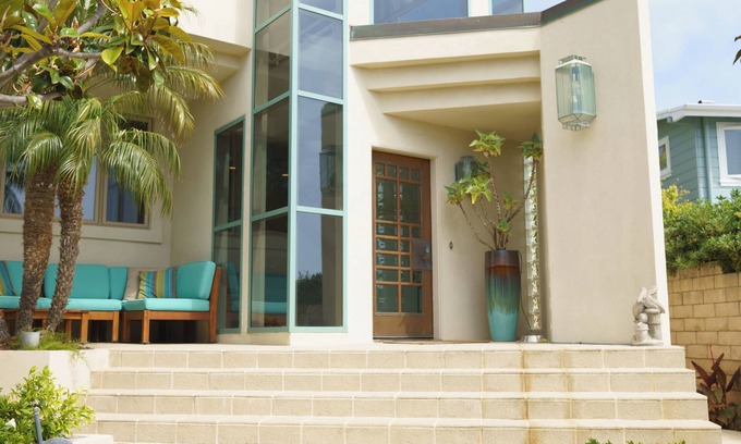 Laguna Beach House | LAGUNA BEACH IN CRESCENT BAY a one minute walk to the sand