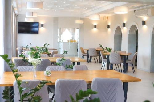 Lutsk Hotel | Laguna
