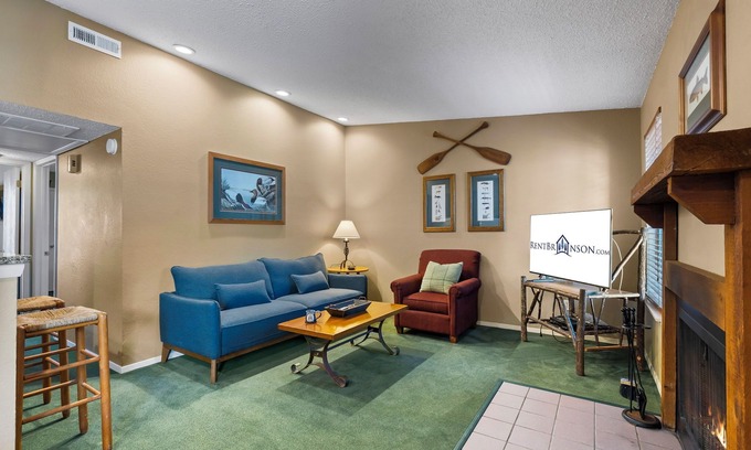 Ponce De Leon House | Lake Access-Boat Slip-Cozy 2 Bedroom Bungalow w Free Daily Attraction Tickets