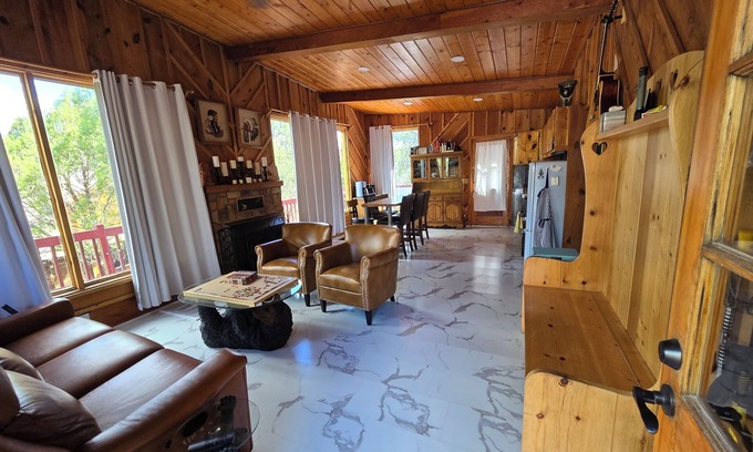 Payson Cabin | Lake access, Quiet, Family and pet friendly