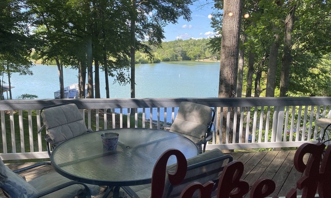 Mineral House | Lake Anna Public Side One Bedroom & Full Bathroom and is a room rental!