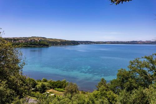 Lake Bracciano House | Lake Bracciano Villa With Private Beach
