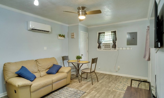 Lake Charles Cottage | Lake Charles Vacation Rental ~ 3 Mi to Downtown