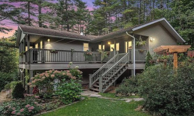 North Frontenac Cottage | Lake Cottage/North Frontenac/All Season Getaway!