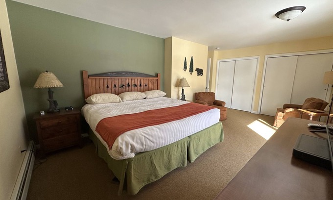 Eagle River Condo | Lake Forest Resort – Relax on a Pristine Sandy Beach in the Northwoods!