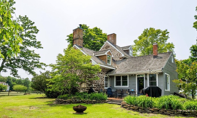 Quinton Other | Lake front historic farmhouse on 5 acres, fenced and pet friendly!